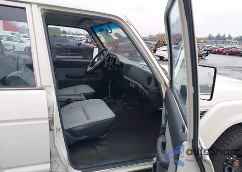 1988 Toyota Land Cruiser Fj62 Gx z USA, uszkodzony, nr VIN JT3FJ62G5J0081278